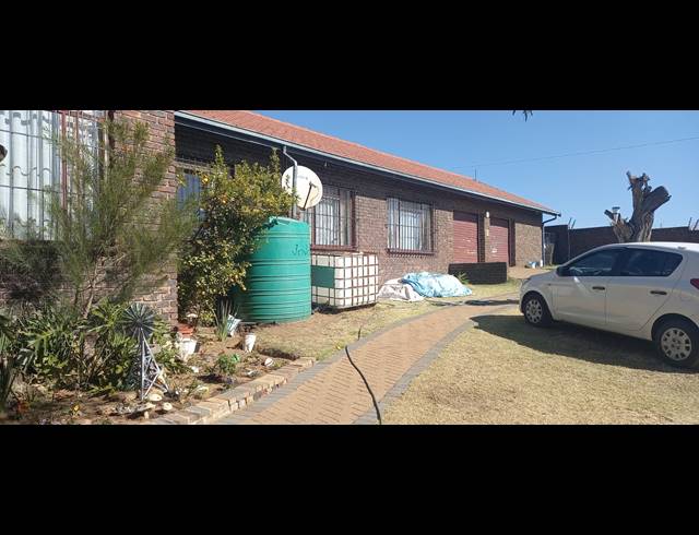 3 BEDROOM HOUSE FOR SALE IN OVERKRUIN